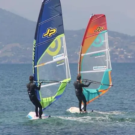 Les Pins Yourhosthelper דירה